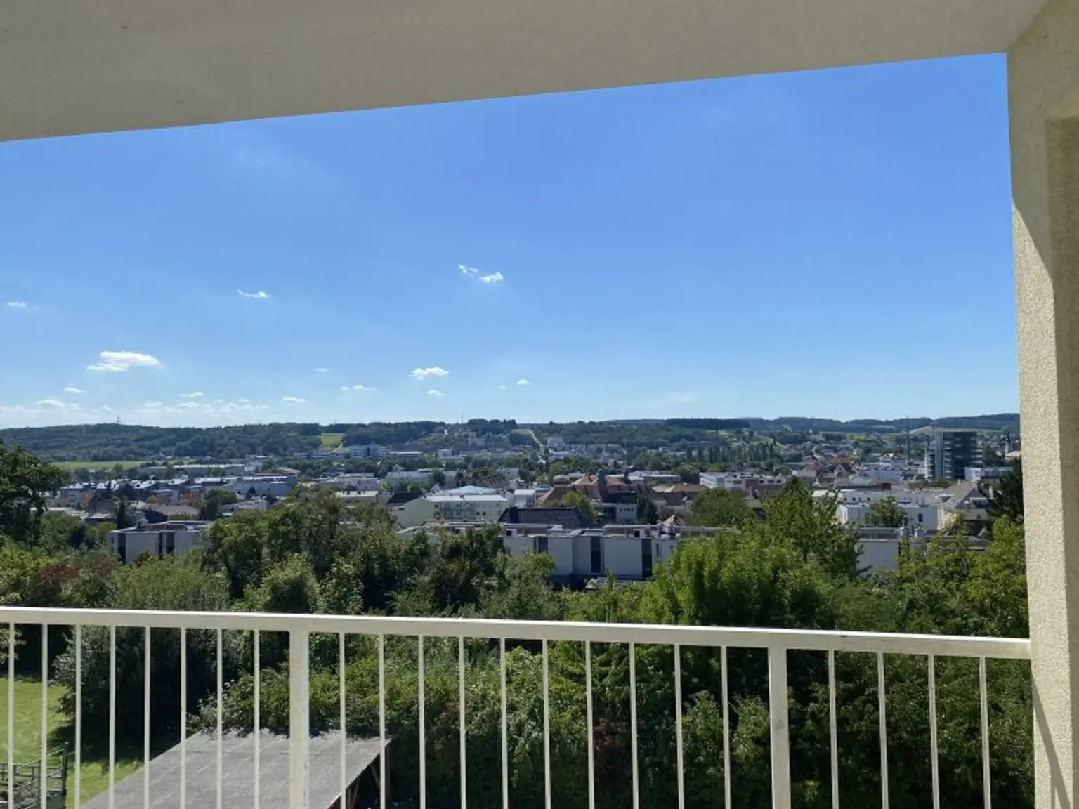Schöne, große Wohnung in super Aussichtslage