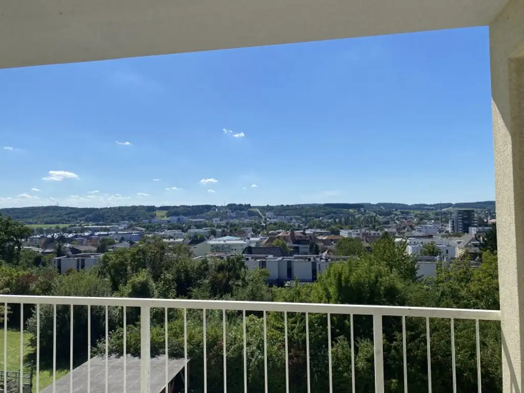 Schöne, große Wohnung in super Aussichtslage