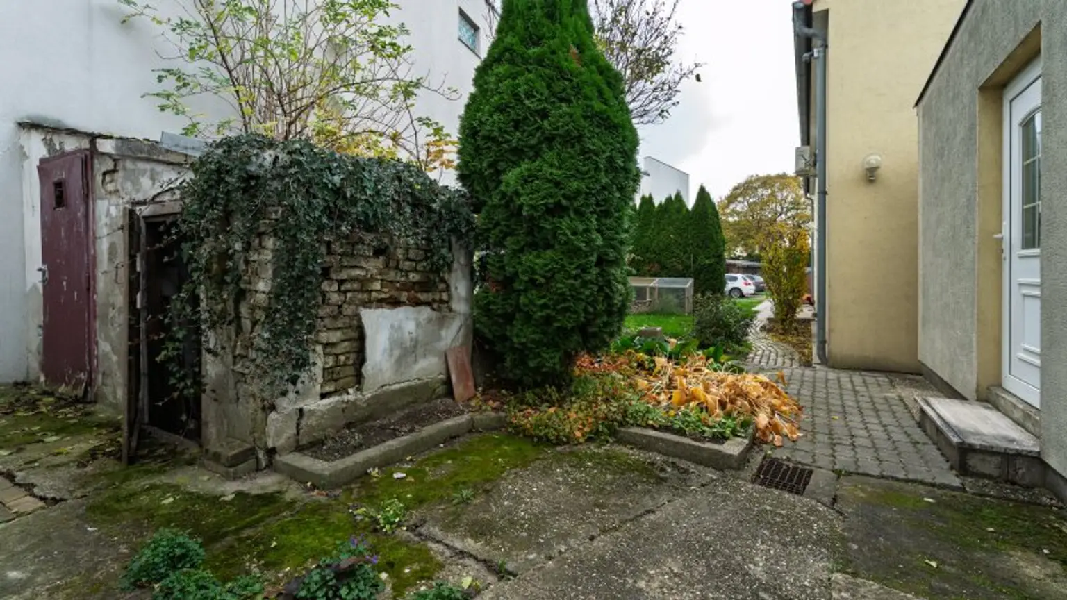 Sanierungsbedürftiges Ein / Zweifamilienhaus in Kerngebiet von Gänserndorf