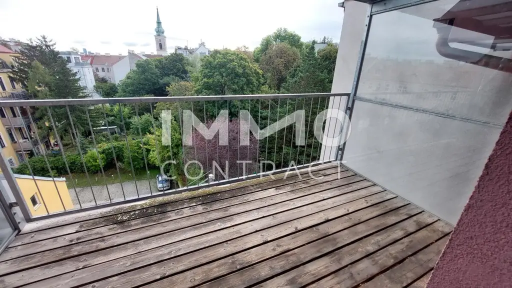 DG Wohnung mit 8m² Loggia mit Grün- und Fernblick in der Martinstraße.