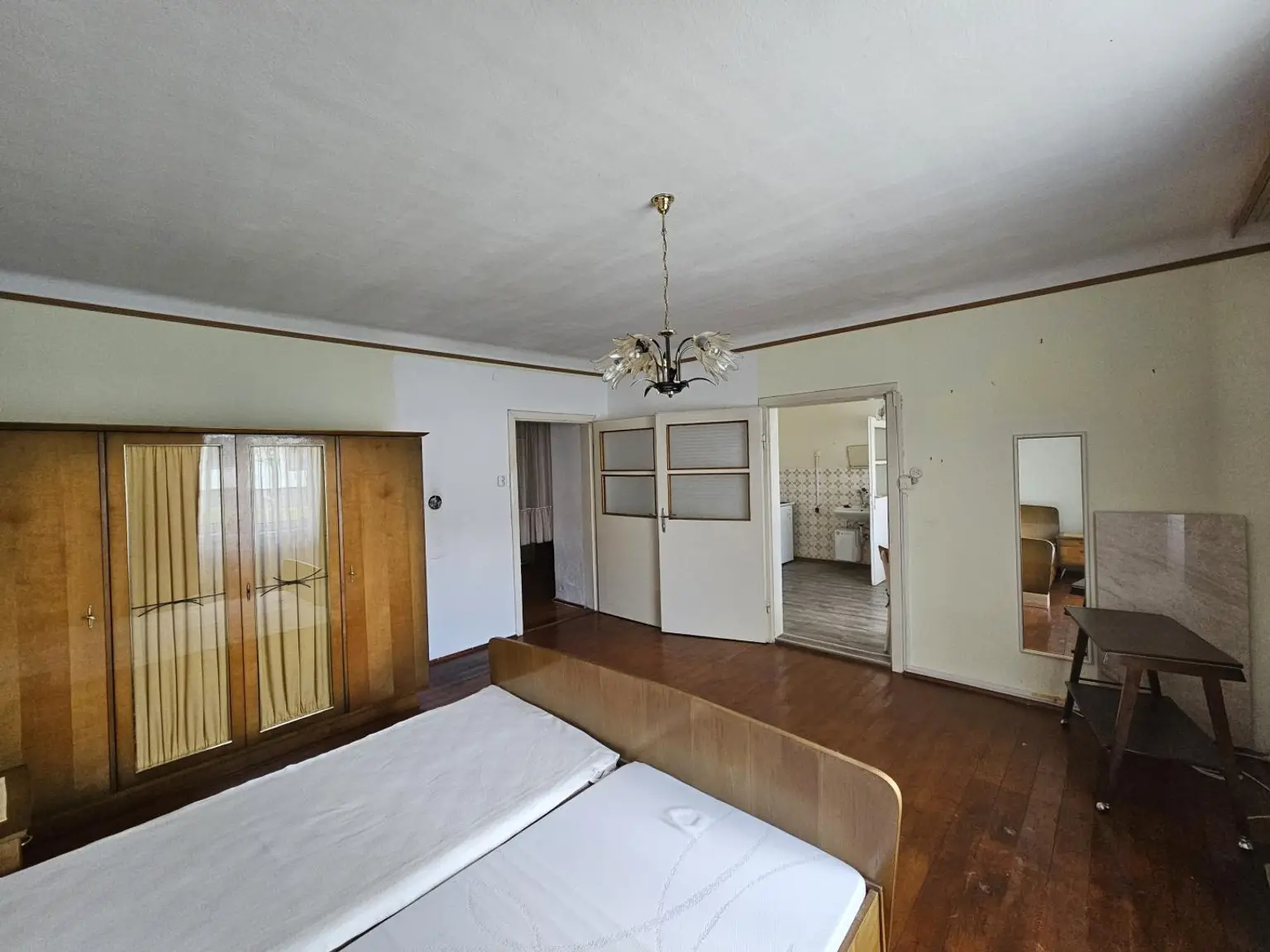 Schlafzimmer (2)