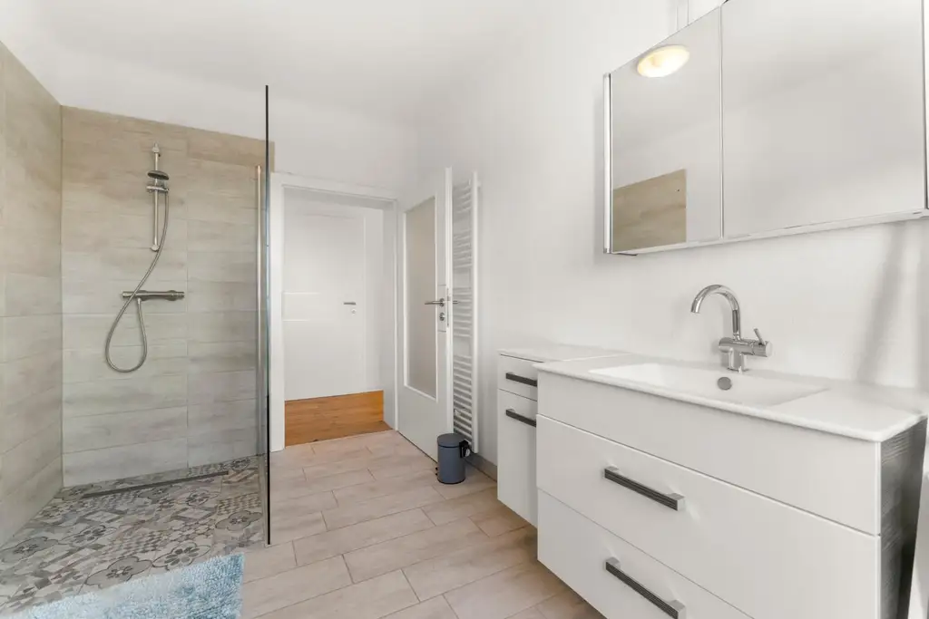 Großzügiges Wohnhaus mit 4 Wohneinheiten in herrlicher Aussichtslage - nähe Graz