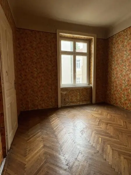 Schöne Altbauwohnung mit Potenzial