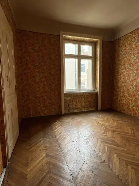 Schöne Altbauwohnung mit Potenzial