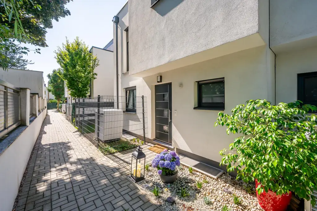 großzügige Doppelhaushälfte | eigener Garten und Parkplatz | viel Platz für Familie & Freunde