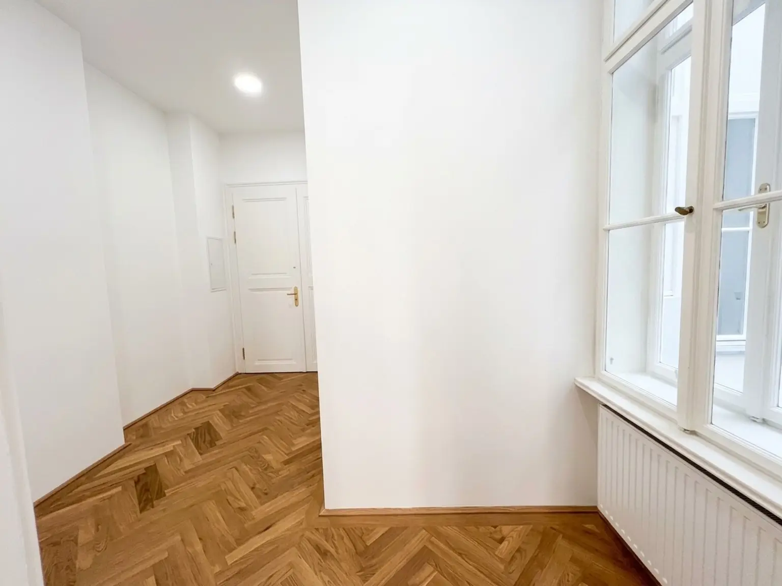 UNBEFRISTET: Charmante 2-Zimmer-Altbauwohnung im Herzen Wiens / Charming apartment in an old-style building in the heart of Vienna