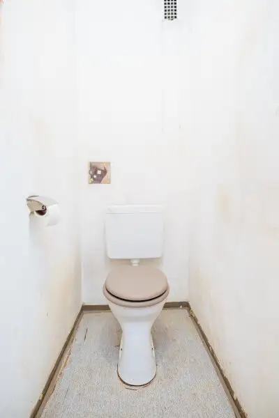 GEIDORF I UNSANIERTER WOHNJUWEL I RUHIGE LAGE MIT GRÜNBLICK I HOHE RÄUME I ALTBAUCHARME MIT PARKETT I BAD MIT  BADEWANNE I PROJEKT WOHNEN