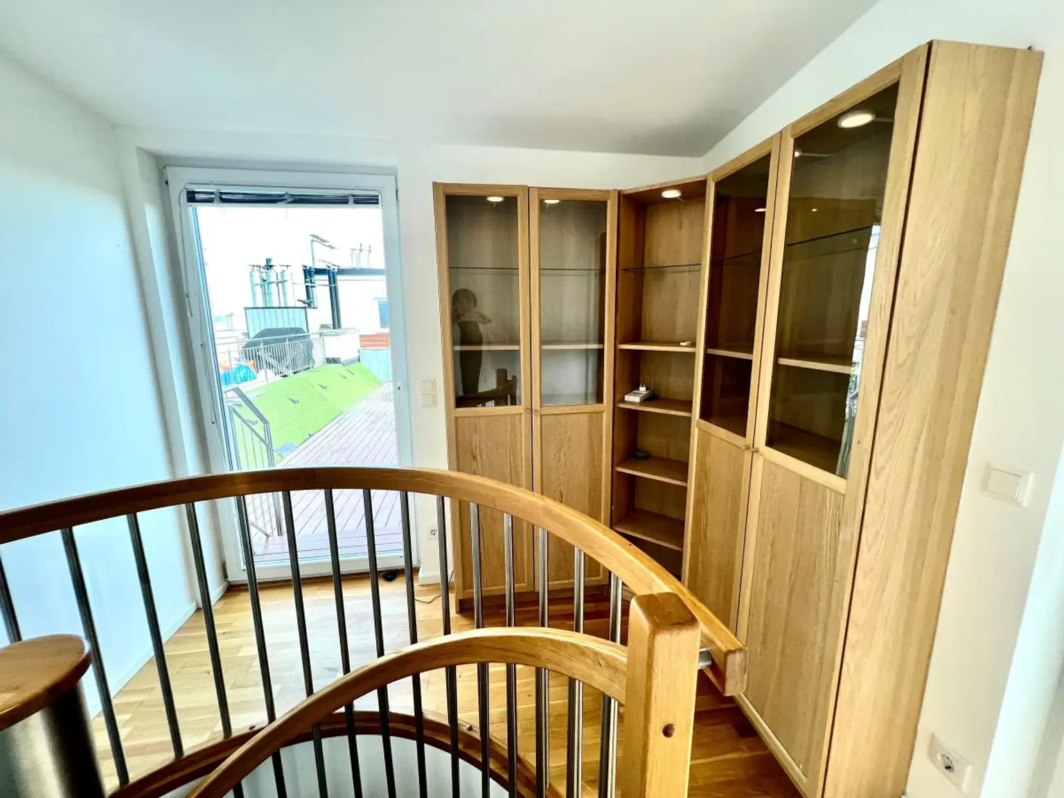 19 | TRAUMHAFTE Maisonette-Wohnung - Top Zustand, Terrasse mit Ausblick | Prima Service Immobilien