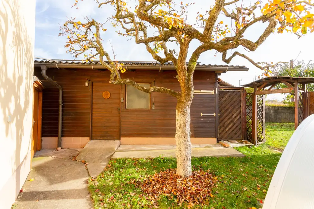 Einfamilienhaus als perfekte Basis für Ihr Traumhaus in der Weinregion Straßertal