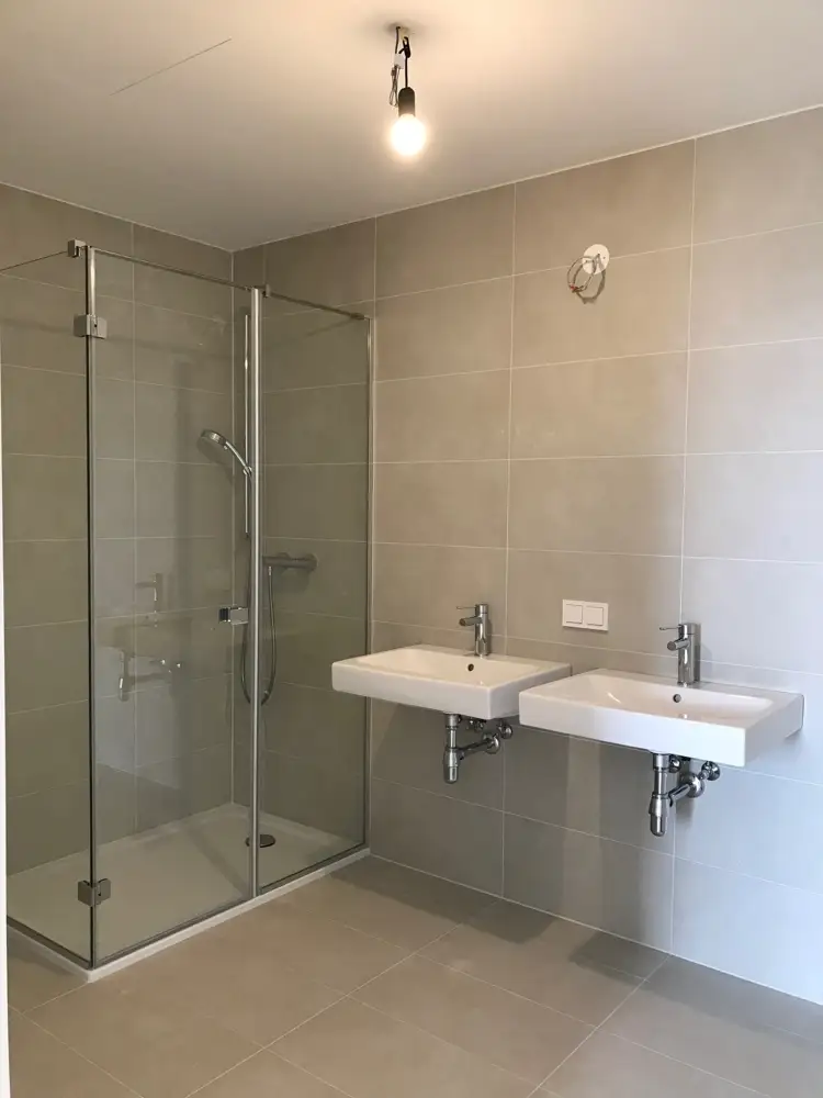 Top 358 -3 Zimmer ERSTBEZUG mit Freiflächen/CITY FERNBLICK - mit Fitness-Club im Haus!