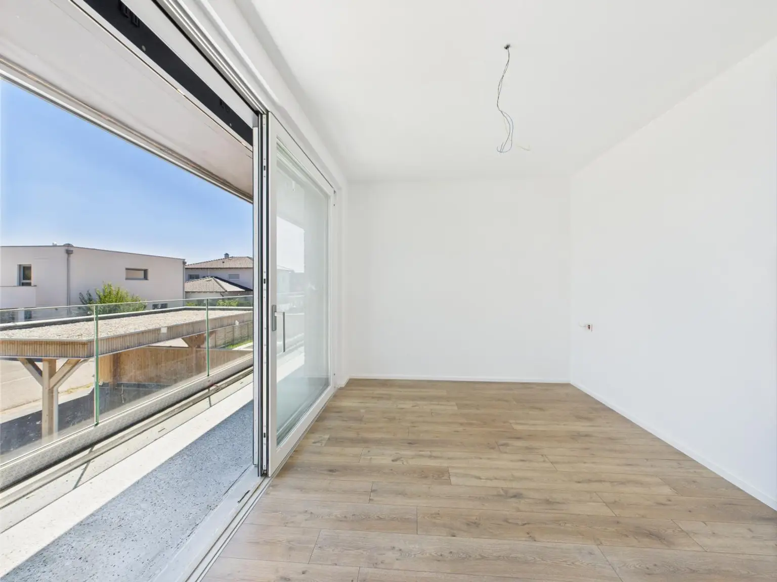 Luxus trifft Technik: Erstbezug mit hochwertiger Ausstattung, Smart Home & Salzwasserpool in Wels-West