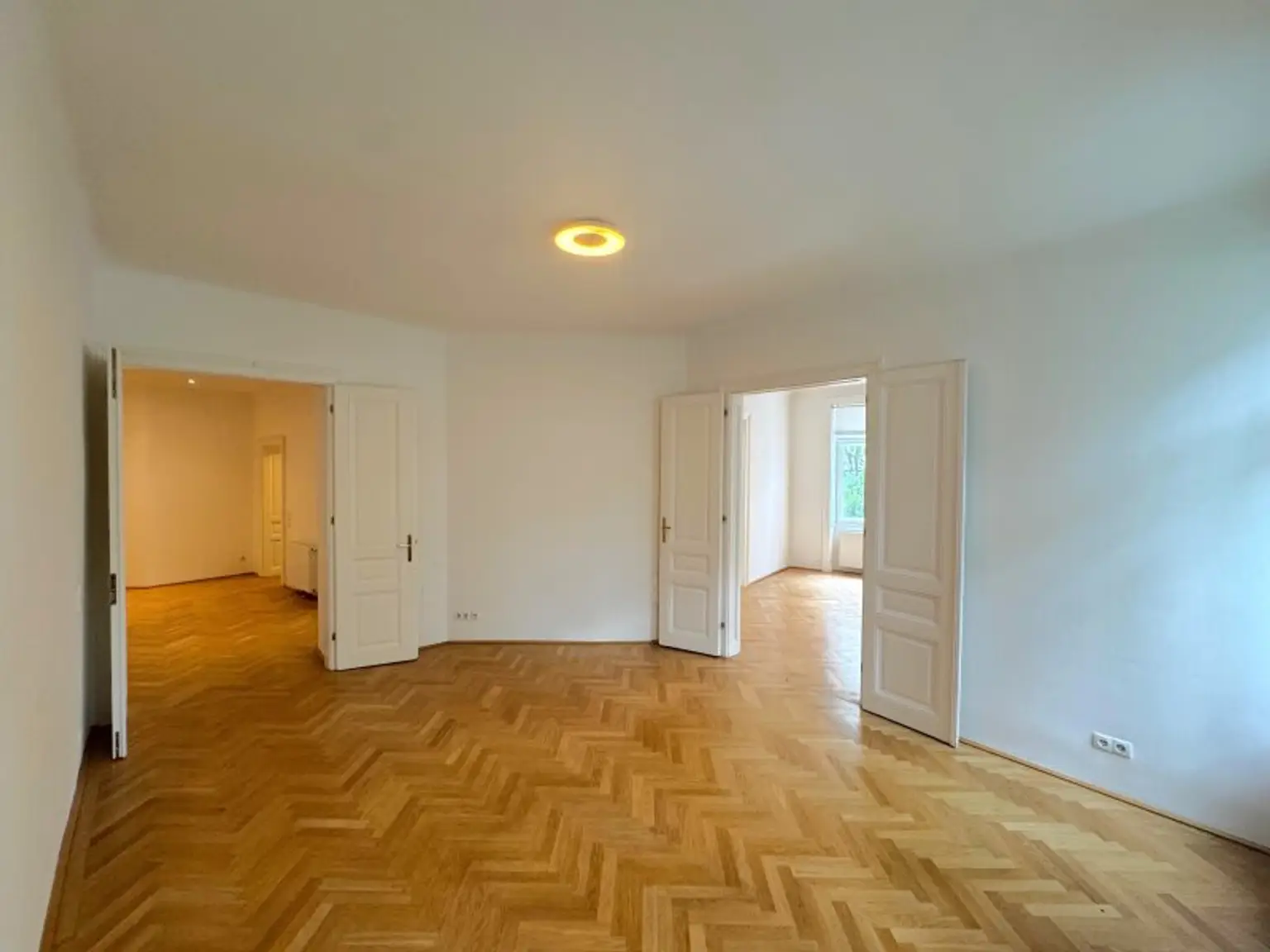 Charmanter Altbau in Gersthof - 4-Zimmer-Wohnung mit Garten in Zinsvilla