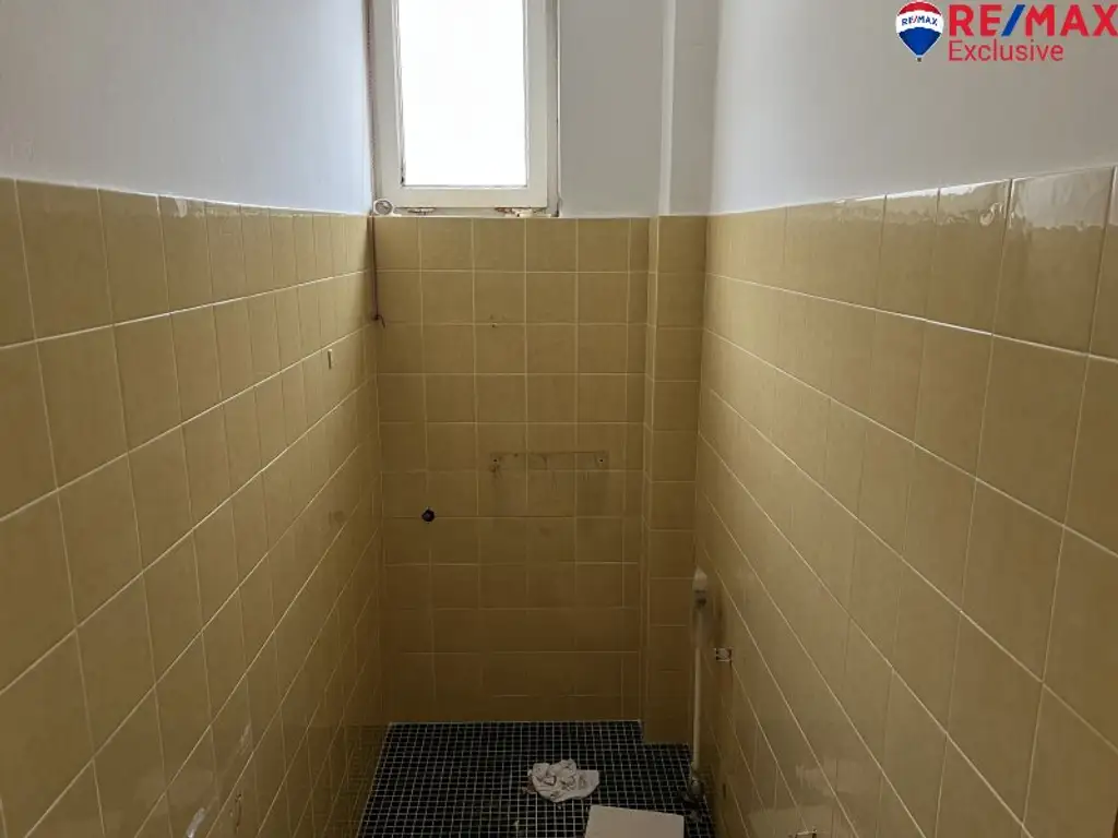 Der Hohen Wand und dem Schneeberg so nah! Sanierungsbedürftiges Einfamilienhaus mit Garten und Garage!