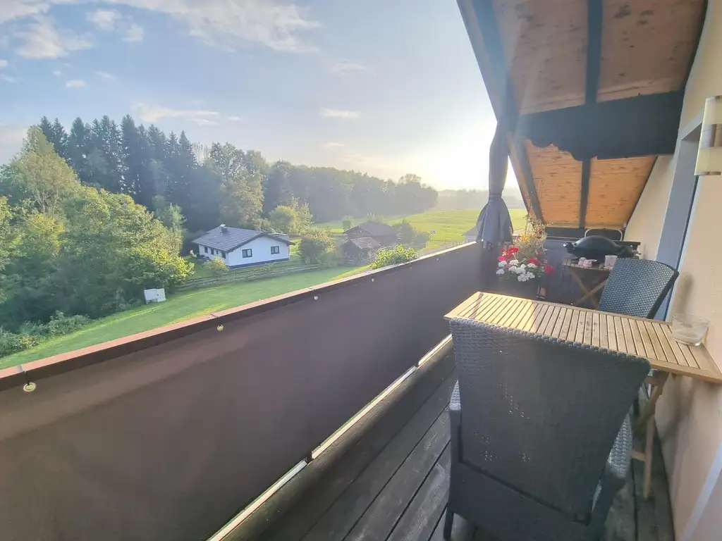 Gemütliche Mansardenwohnung mit Südbalkon und Weitblick!