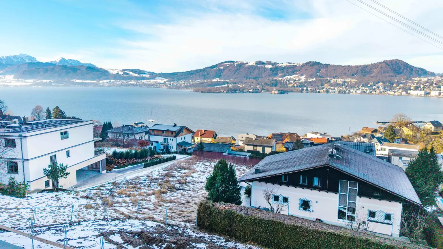 Blick über den Traunsee bis nach Gmunden