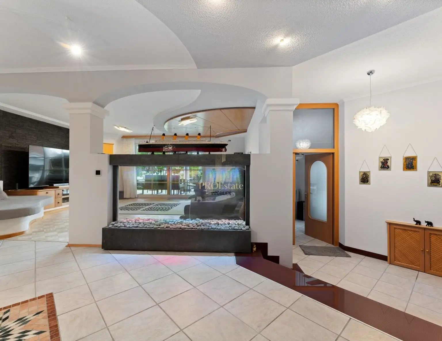Exklusive Traumvilla in Allhaming: Gartenanlage, hervorragende Technik, Wellnessoase in absoluter Ruhelage!