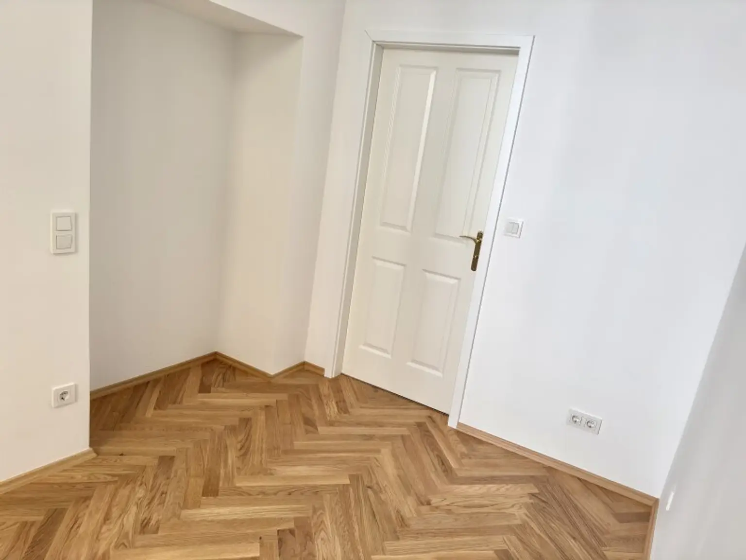 Helle Altbauwohnung mit Charme - Hochwertig sanierte 2-Zimmer-Wohnung im 3. Bezirk