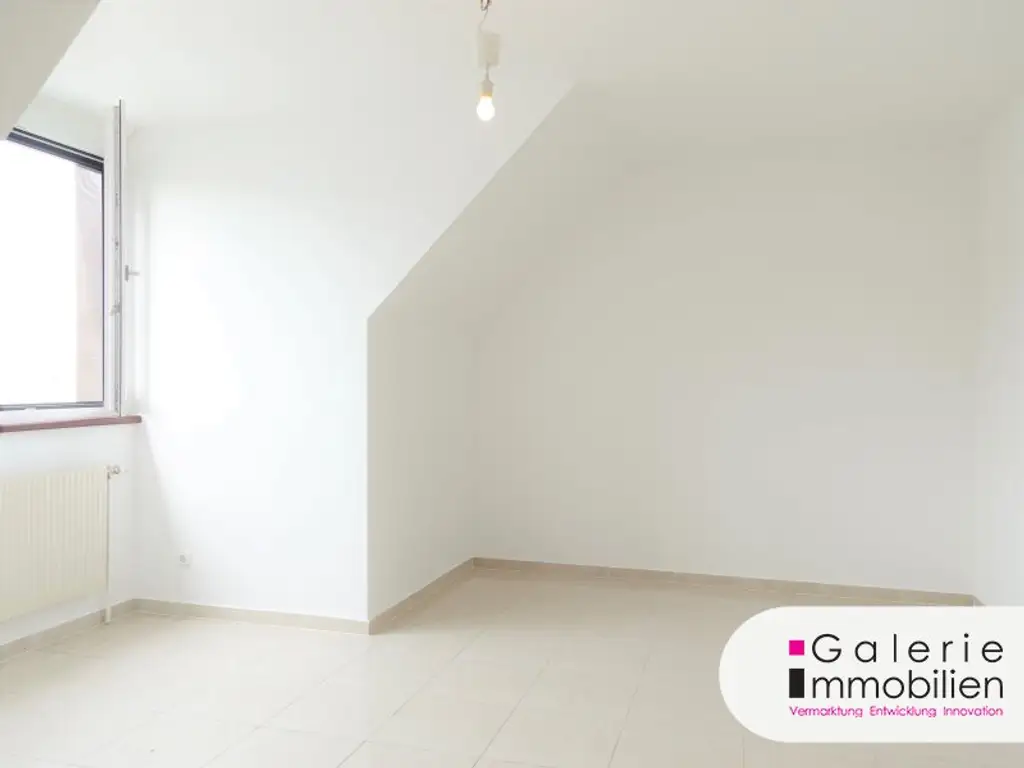 VIDEO: Sehr schöne 4-Zimmer-Maisonette, 3er-WG-geeignet, mit Fernblick und Garage!