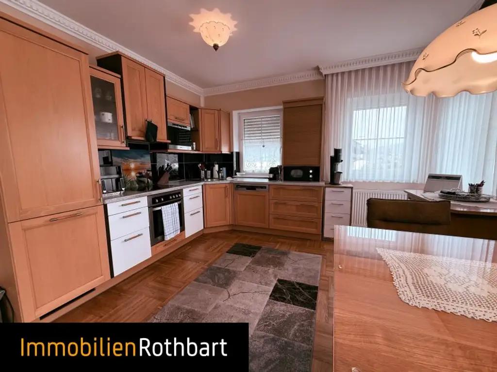 Wohnhaus mit Doppelgarage in bester Lage von St. Lorenzen!