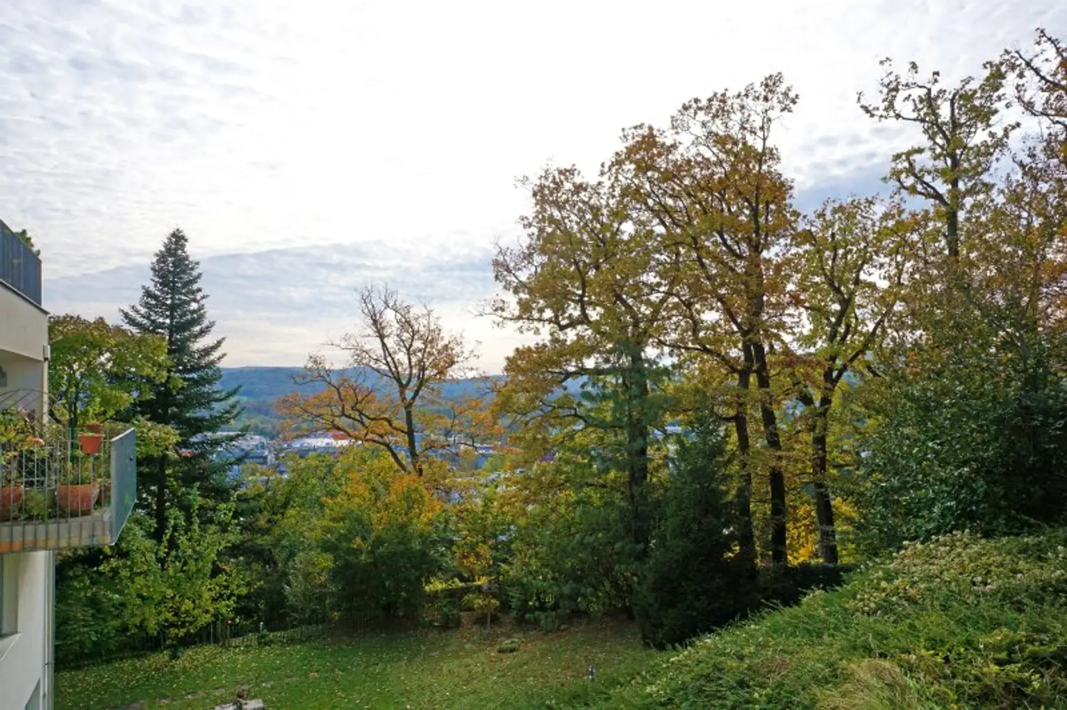 Exklusive Garten-Wohnung in ruhiger Grünlage am Loudon'schen Wald
