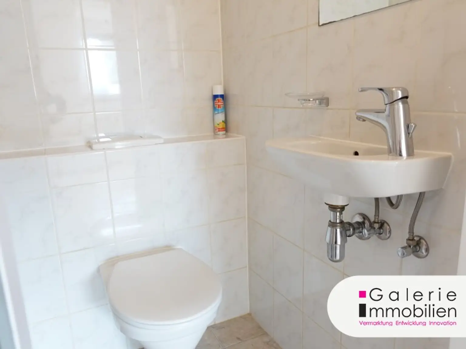 VIDEO: Sehr schöne 4-Zimmer-Maisonette, 3er-WG-geeignet, mit Fernblick und Garage!