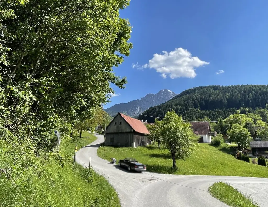 Baugrundstück am Sonnenhang in sonniger und ruhiger Lage