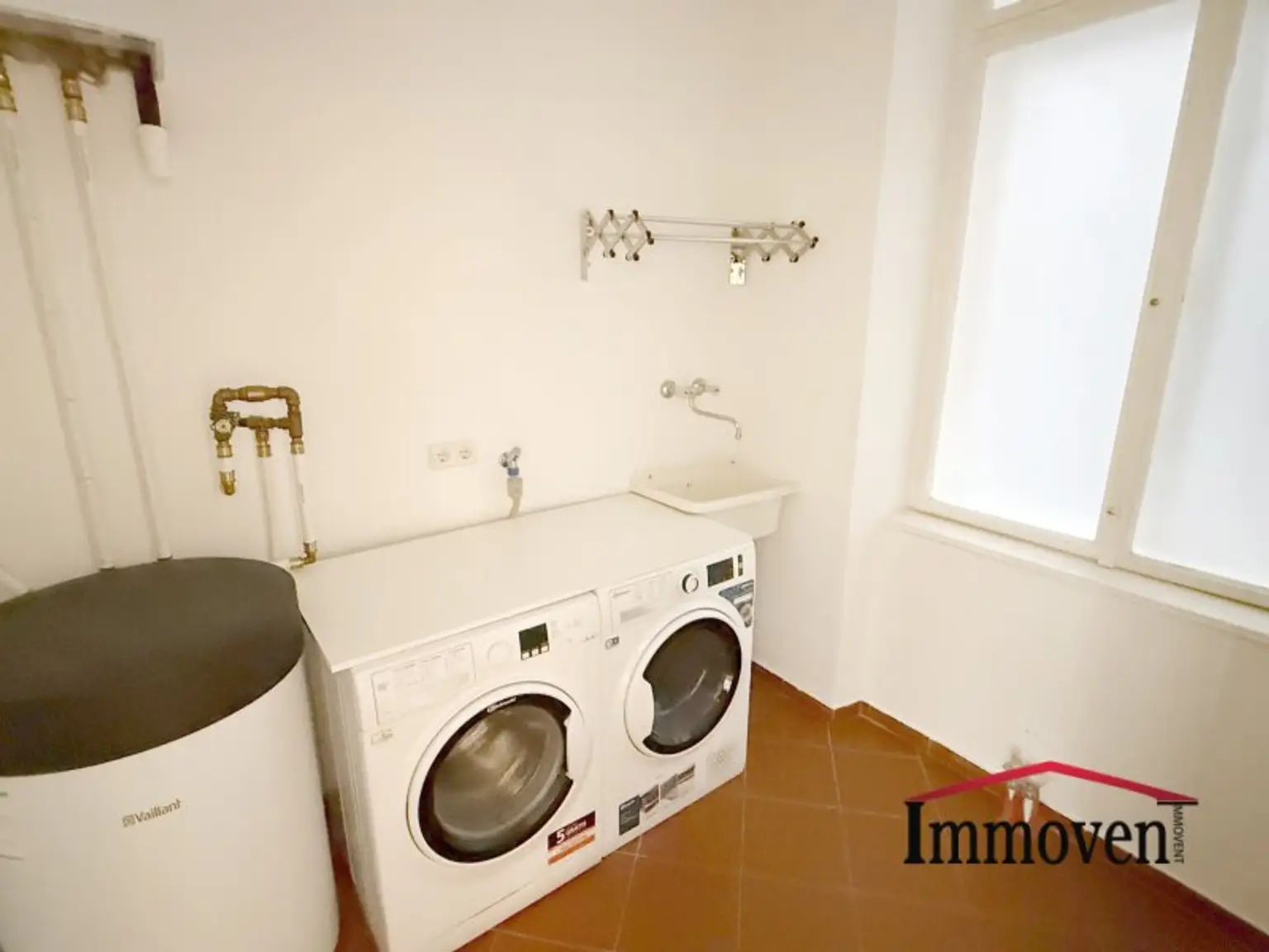 BOTSCHAFTSVIERTEL - Residieren Sie in einer stilvollen 4-Zimmerwohnung!