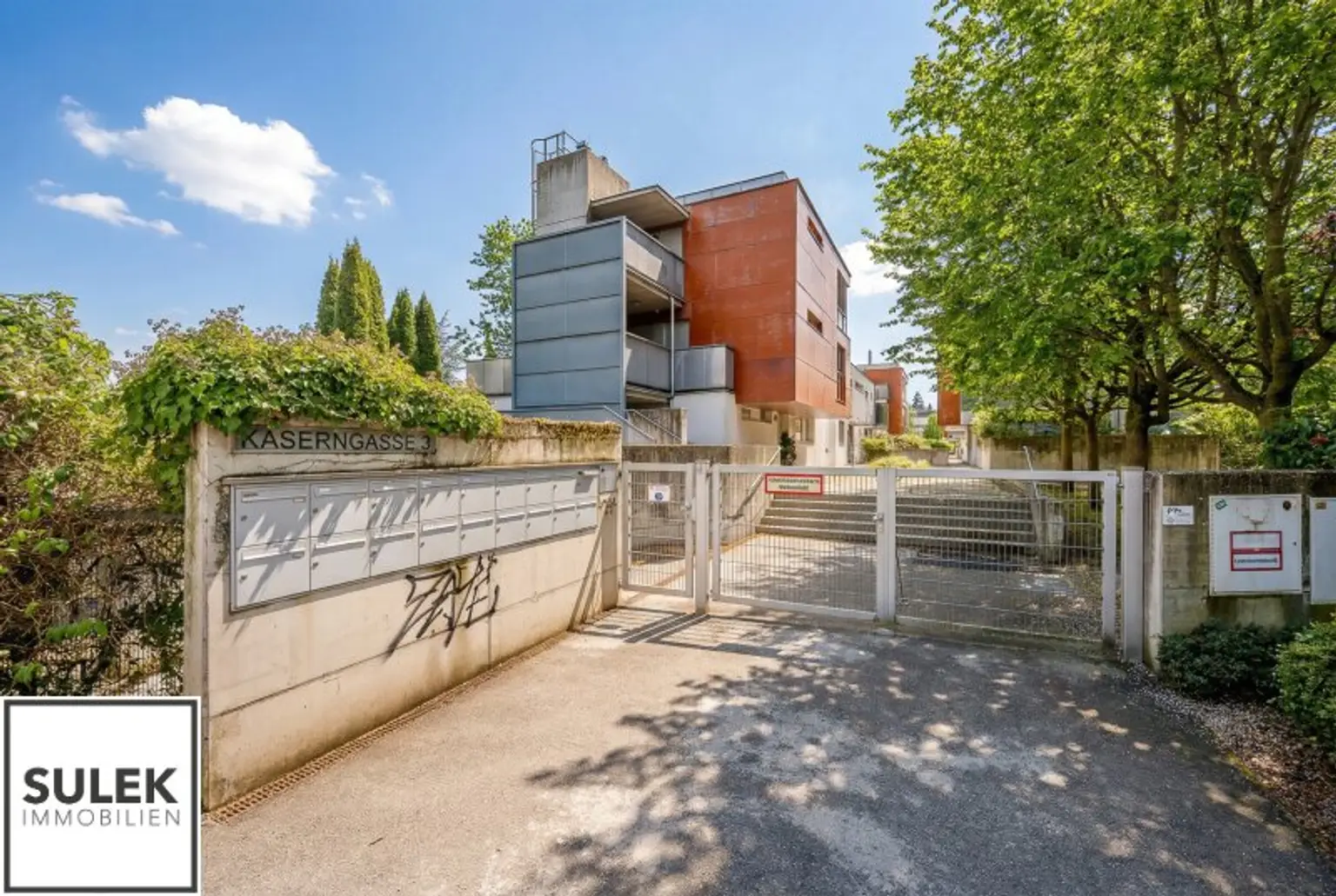 Eingang zur Wohnhausanlage