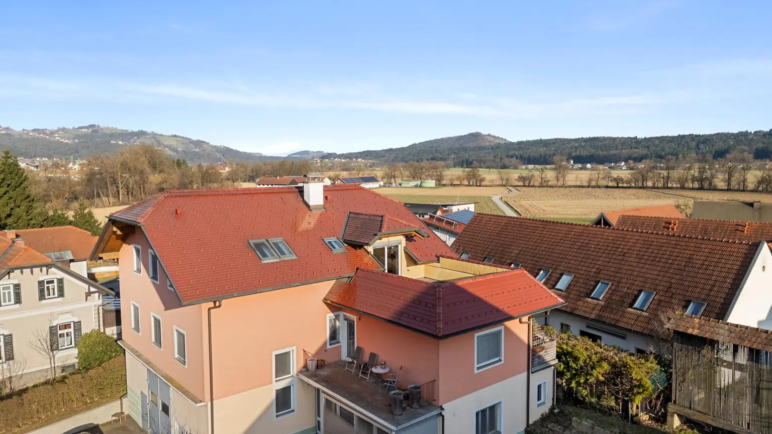 Dach mit Dachterrasse