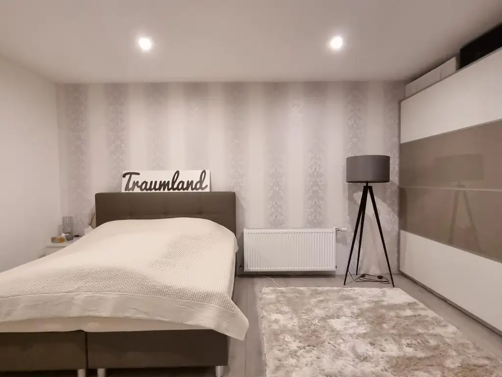 FAMILIENDOMIZIL MIT SCHWIMMTEICH