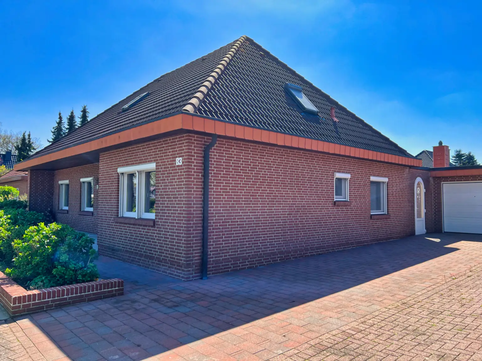 TOP-gepflegt & laufend renoviert! Bungalow mit schöner Gartenanlage!