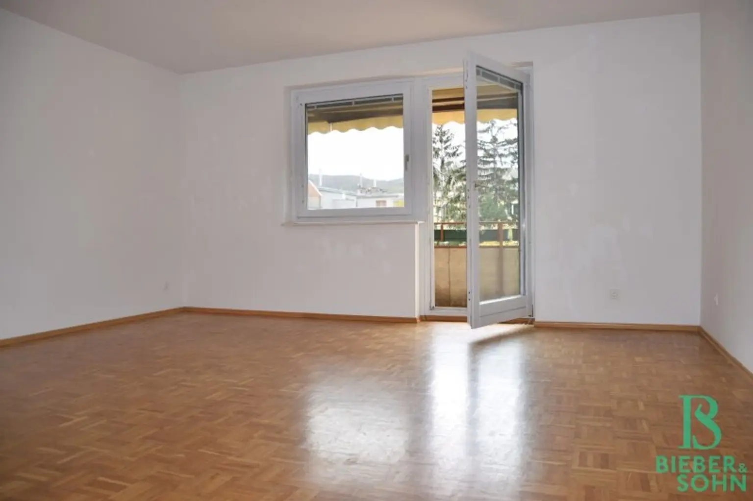 Sonnige Loggia-Wohnung mit Blick ins Grüne