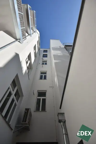 Moderne Büro-/Praxisfläche mit hochwertiger Ausstattung!