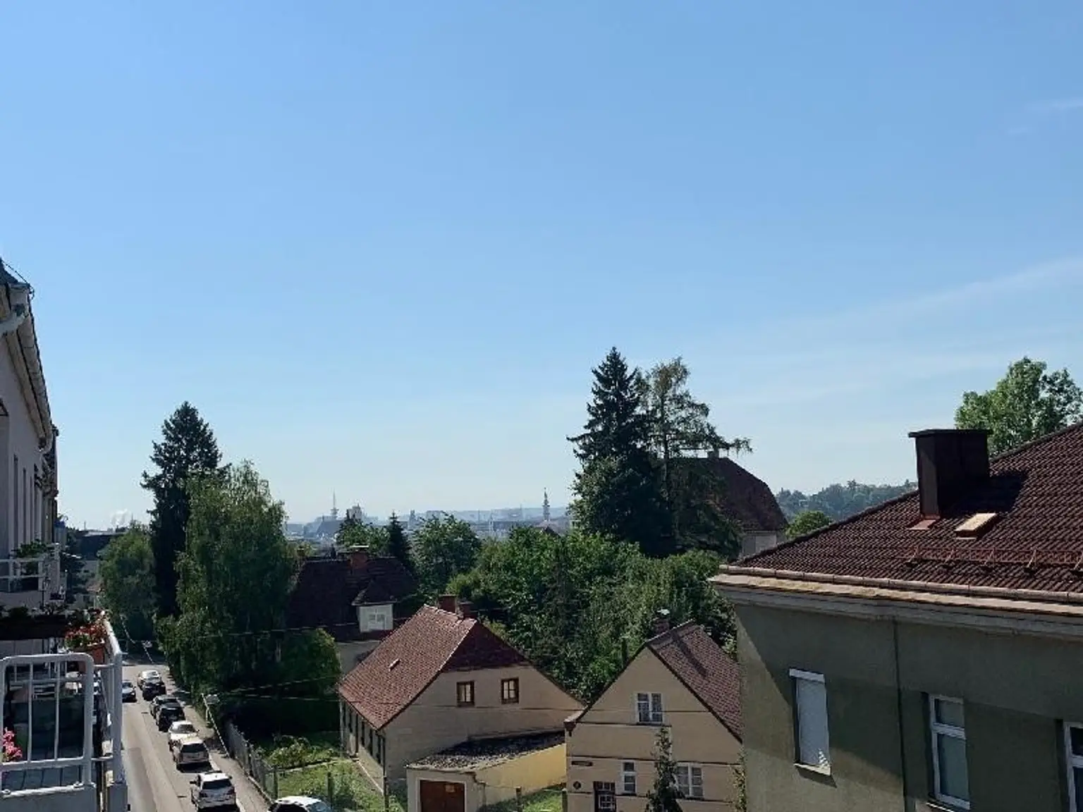 LINZ/URFAHR (AUBERG) : TOP-Mietwohnung ca. 42 m2 (2 Zimmer) +  BALKON mit Pöstlingbergblick +  KÜCHE