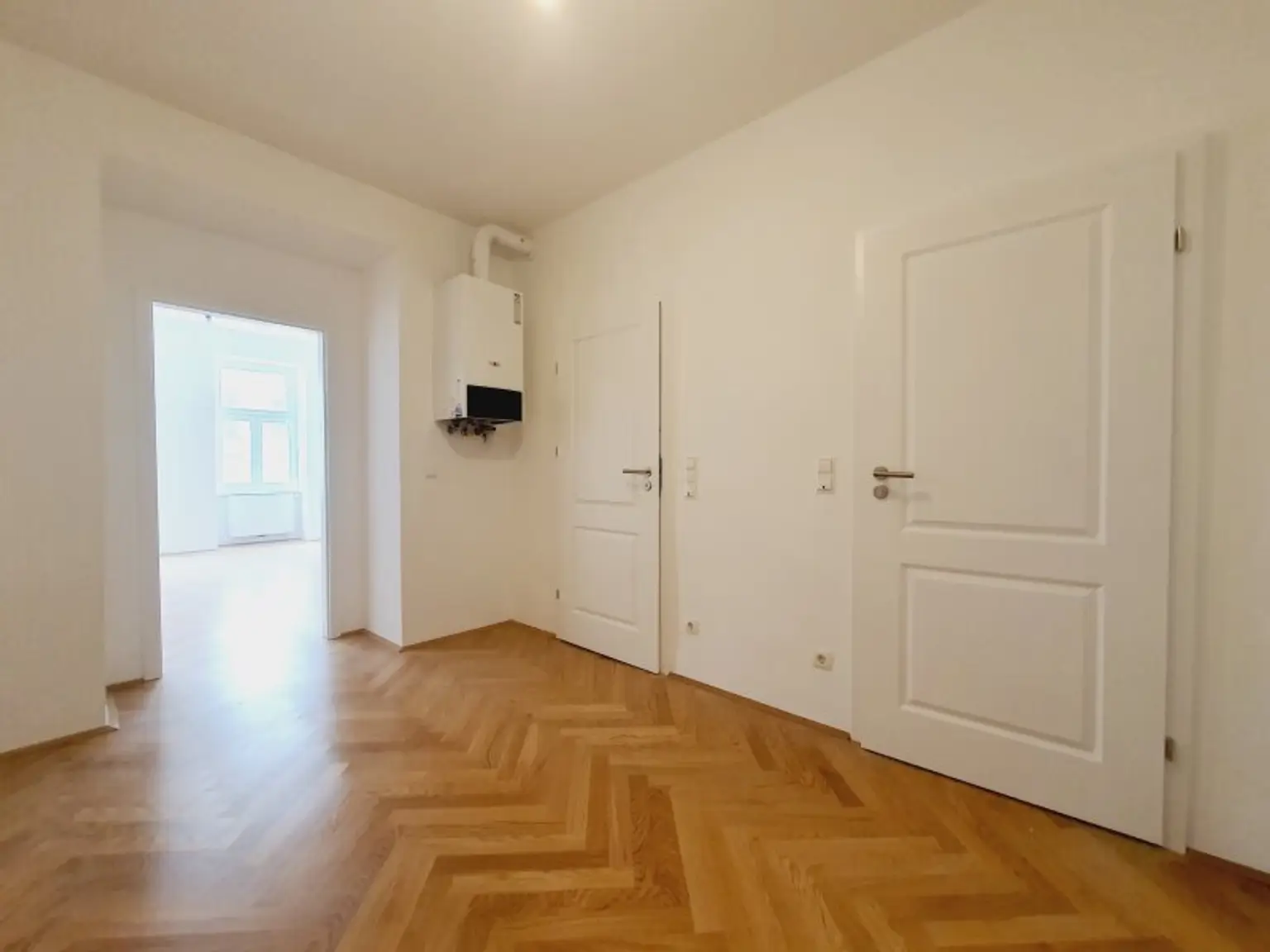 ERSTBEZUG Top sanierter Stilaltbau nahe Wiedner Hauptstraße