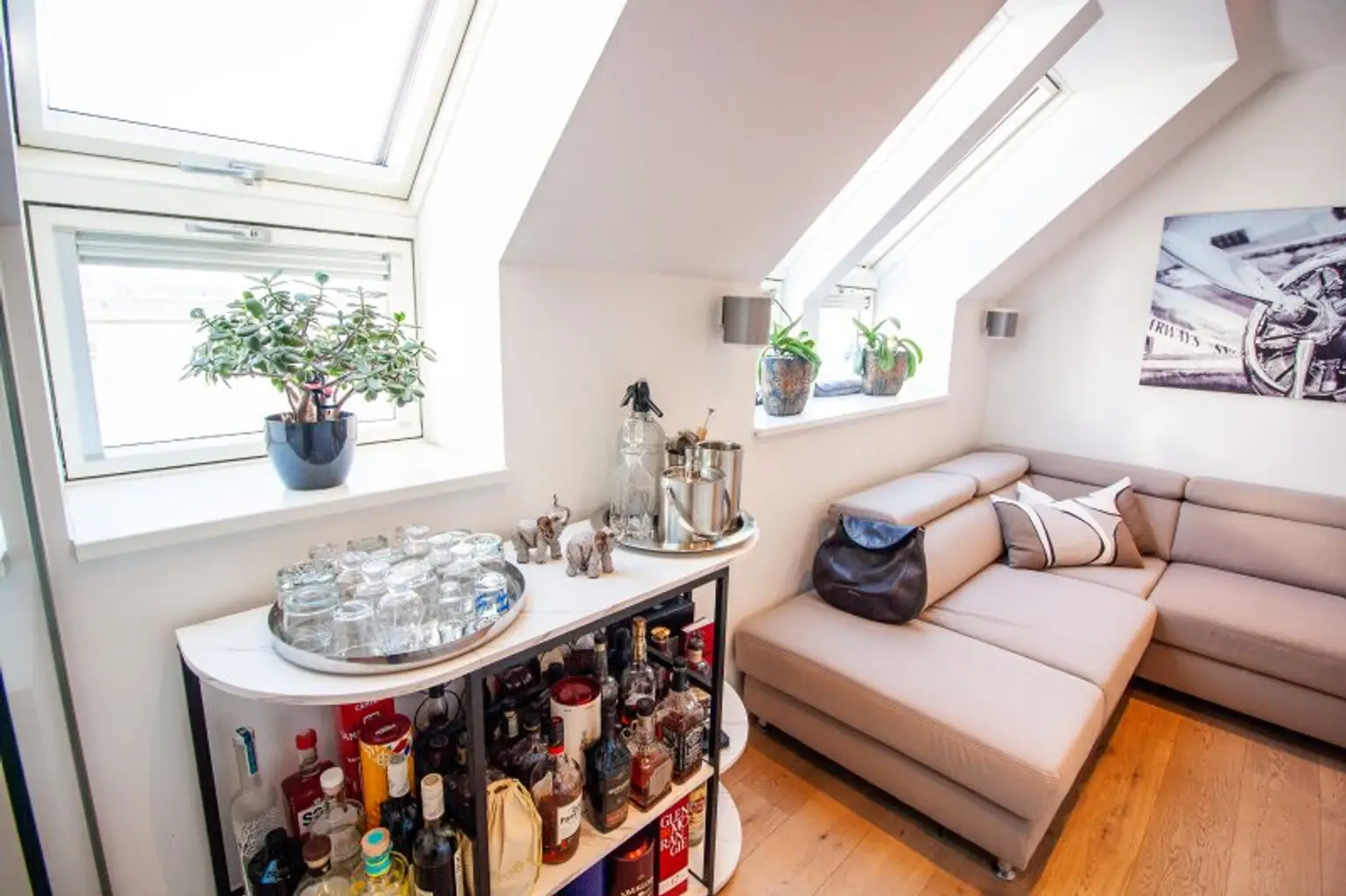 Modernes Maisonette-Juwel mit Terrasse im 3. Bezirk – Tischlerküche, 2 Bäder & Klimaanlage