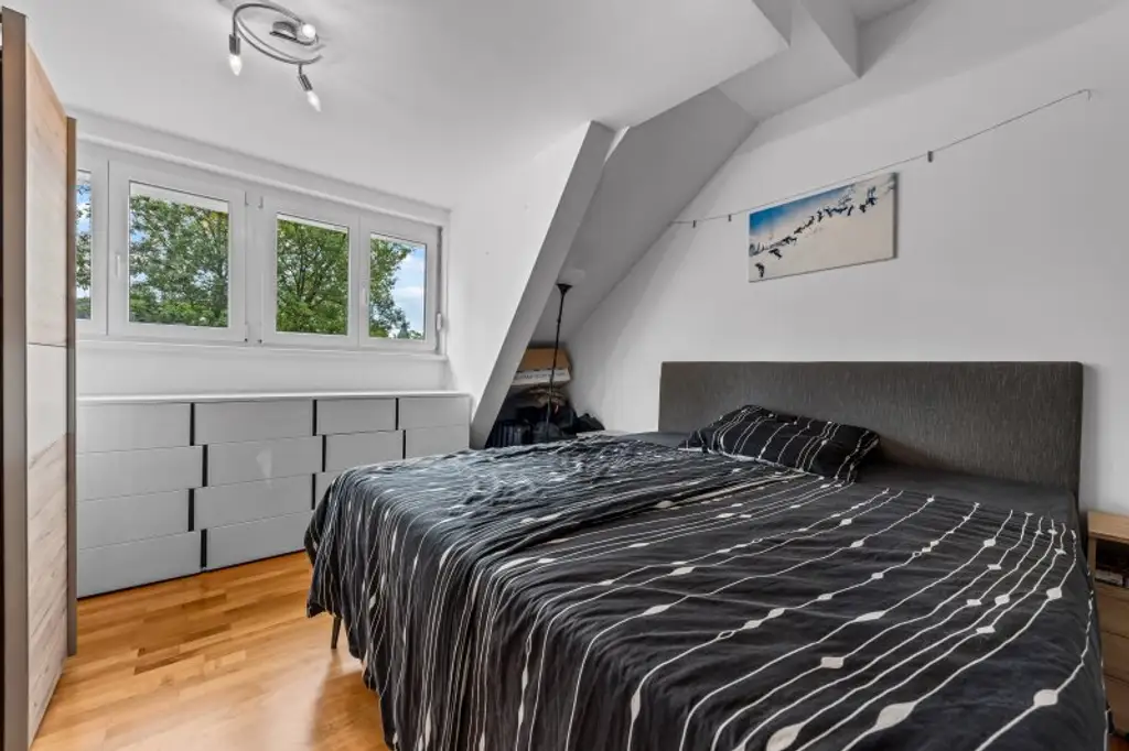 Charmante 3-Zimmer-Dachgeschosswohnung mit Terrasse und Bergblick in Klagenfurt!