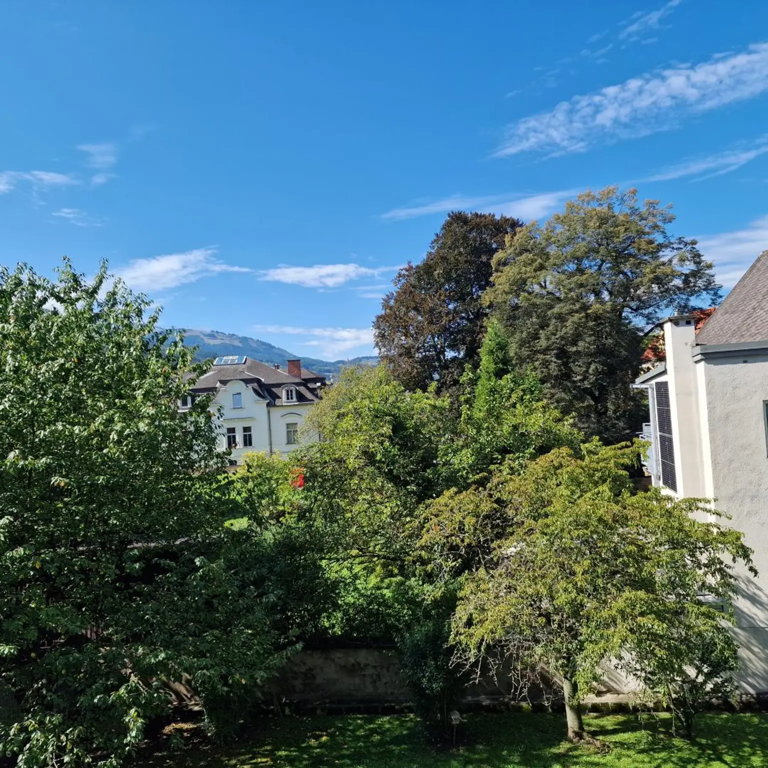 Ruhige und sonnige 4-Zimmer-Wohnung in zentraler Lage!