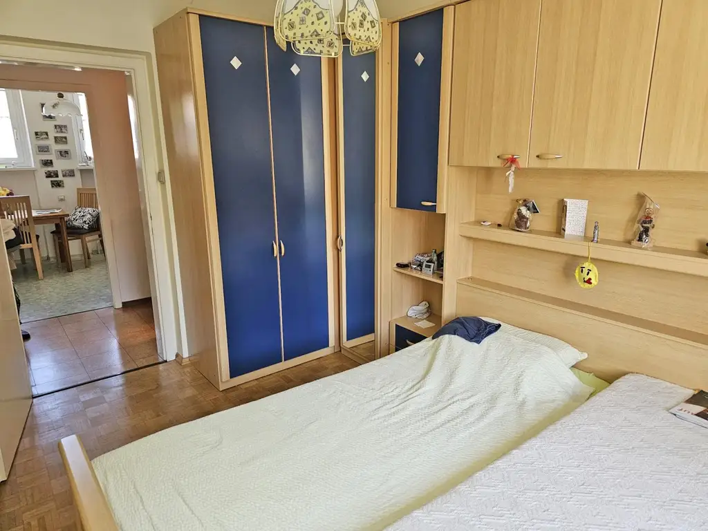 3 Zimmer, mit Loggia , Carport