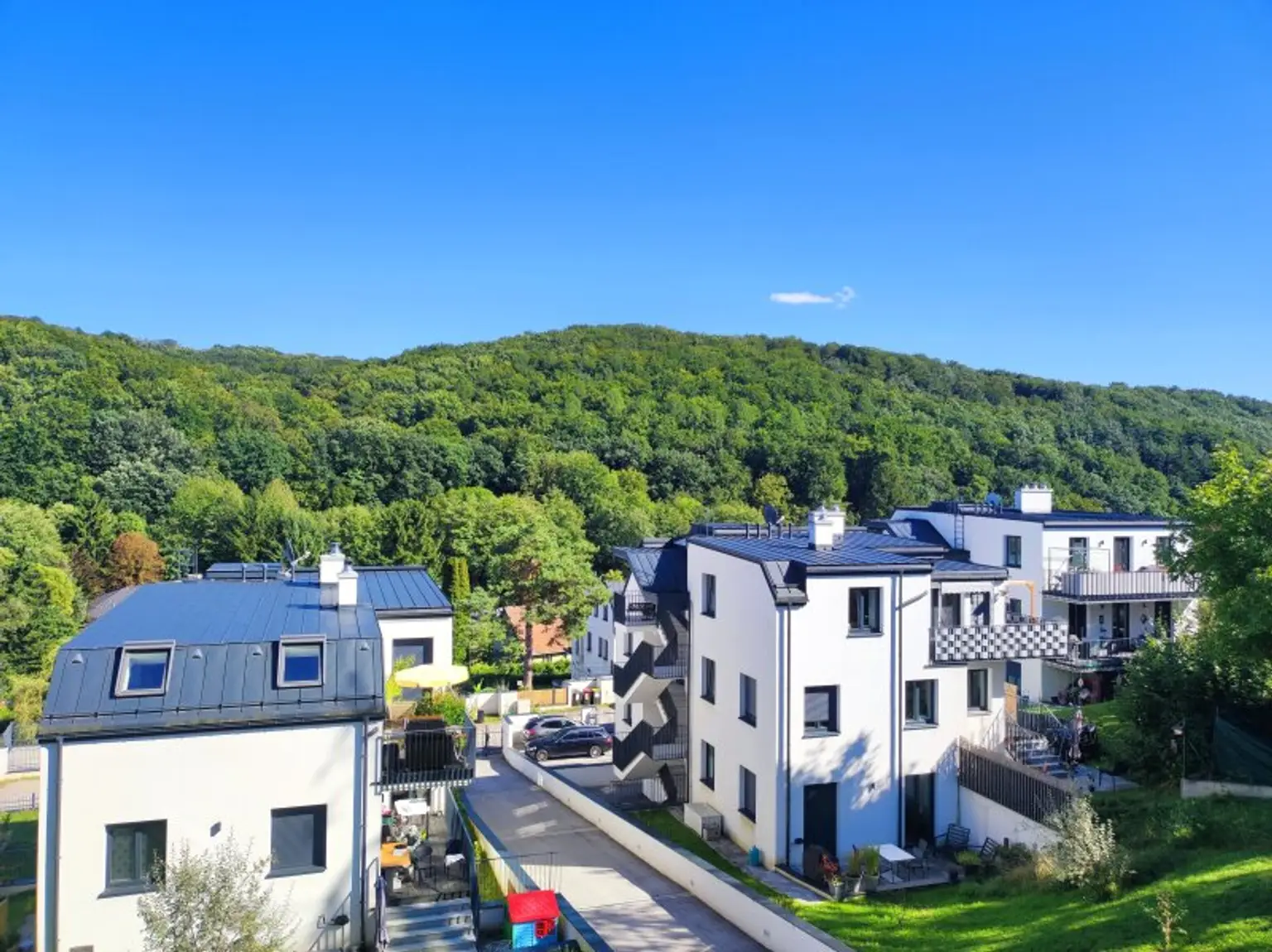 LEBEN GANZ IM FLUSS : Wohnen am WIENERWALD