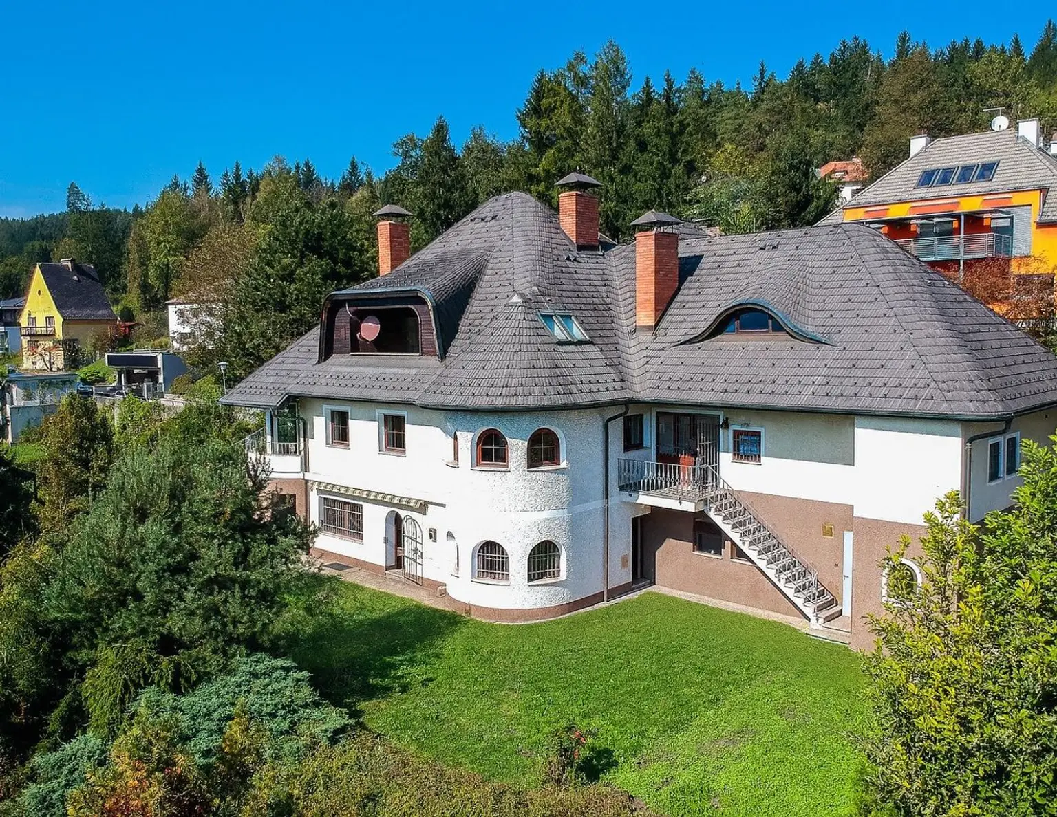VILLA am Kreuzbergl, exklusive Lage 2-3 Wohneinheiten möglich!