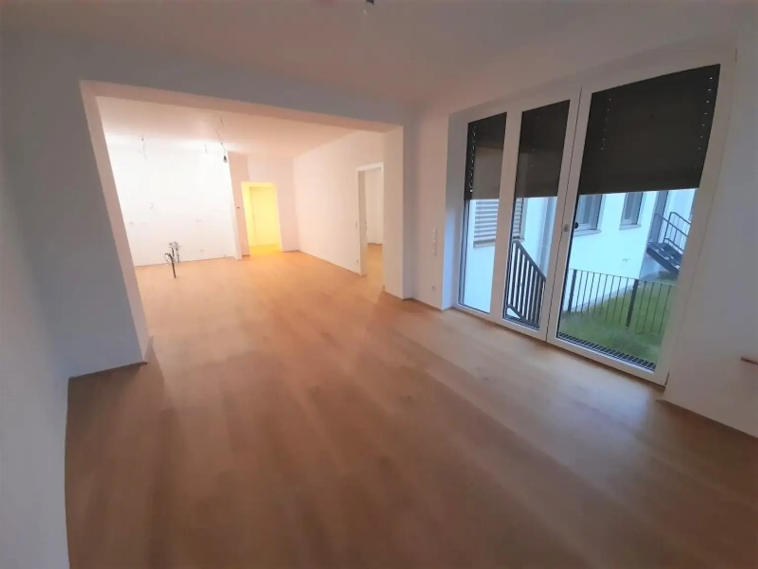 Wohnküche mit Zugang Garten