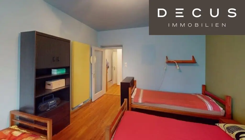 GROSSARTIGE FÜNFZIMMERWOHNUNG MIT SÜDBALKON