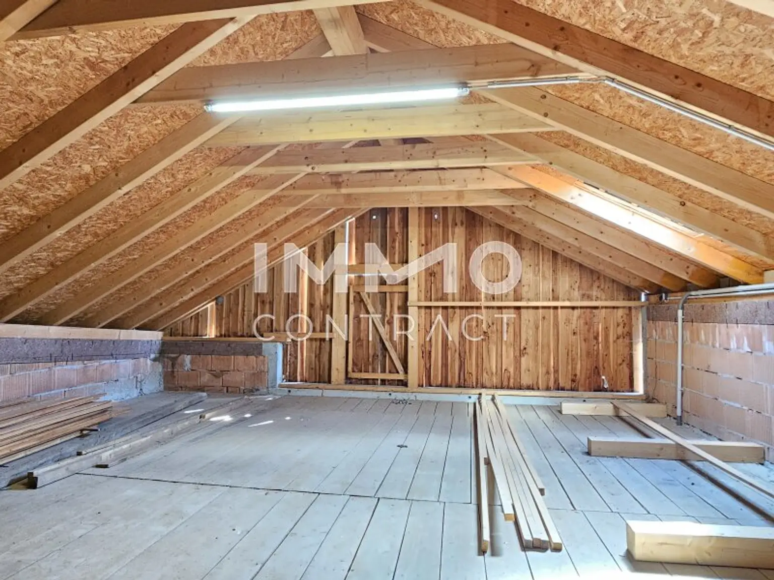 Dachboden - 71 m² ausbaufähig