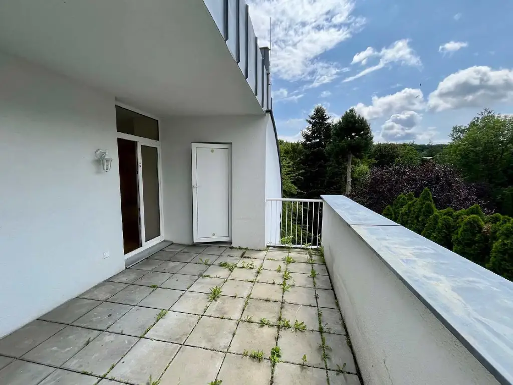 4 Zimmer Dachgeschoß mit Loggia und Grünblick
