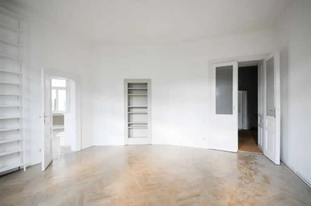 IHR SANIERUNGSPROJEKT - 3-ZIMMER-ALTBAUWOHNUNG MIT TERRASSE