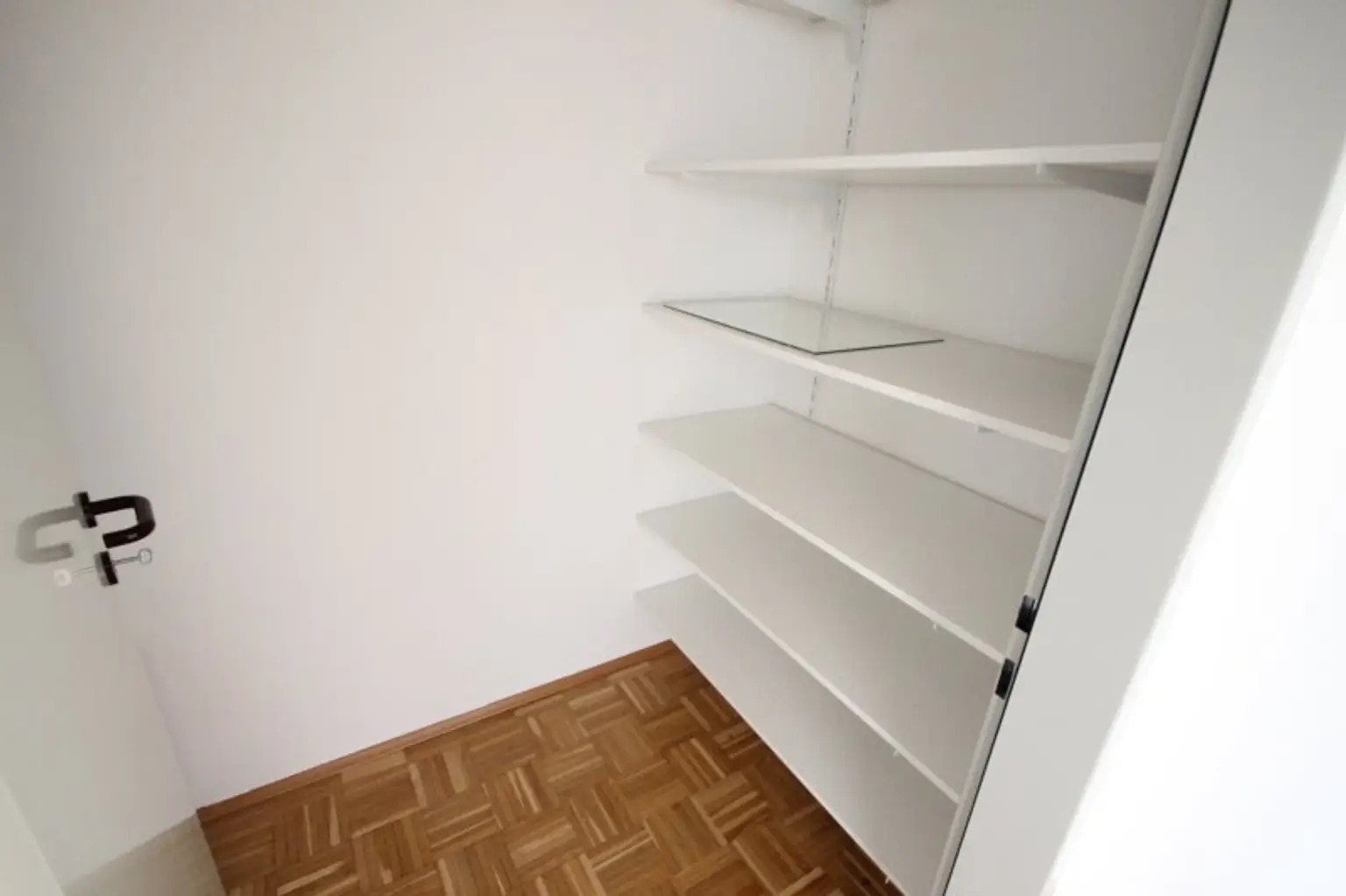 Schöne 2 Zimmer Wohnung 55m² plus Balkon und Parkplatz in Tessendorf