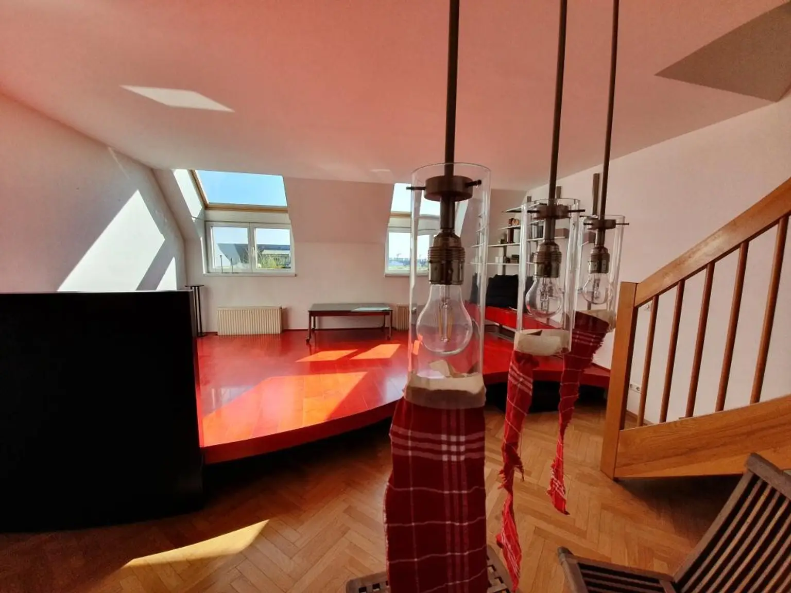 Wohnzimmer möbliert
