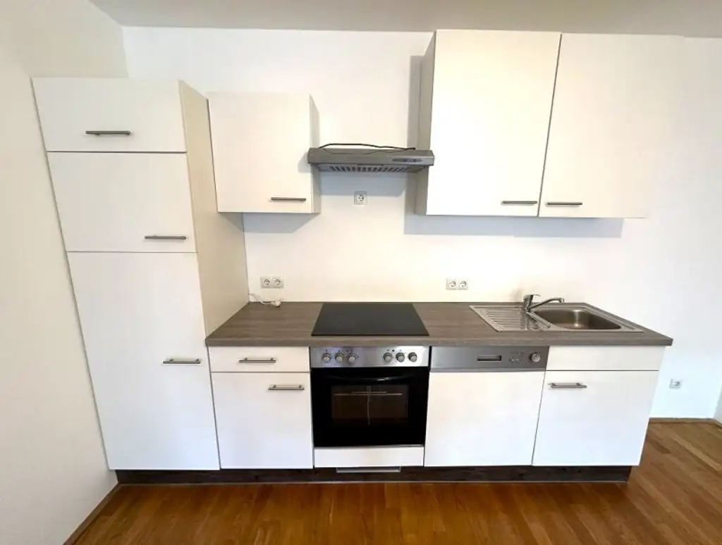 U3-NÄHE, LORYSTRASSE, sonnige 74 m2 Neubau mit 8 m2 Balkon, 2 Zimmer, Wohnküche, Wannenbad, Garage möglich, 3. Liftstock