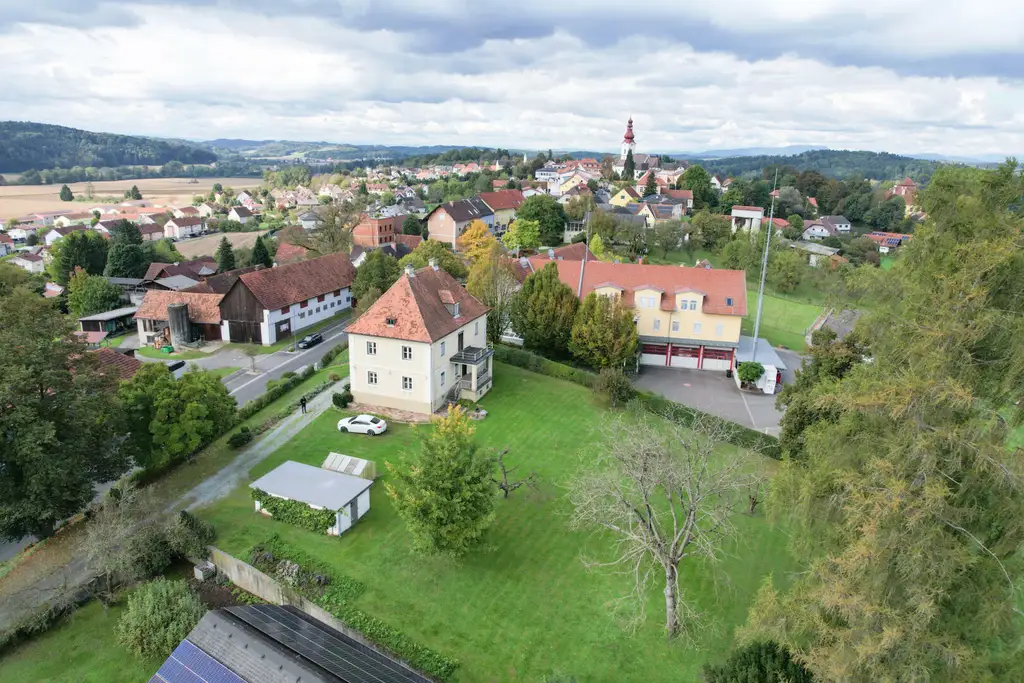 Ein Anwesen voller Möglichkeiten – großzügiges Haus mit Traumgrundstück